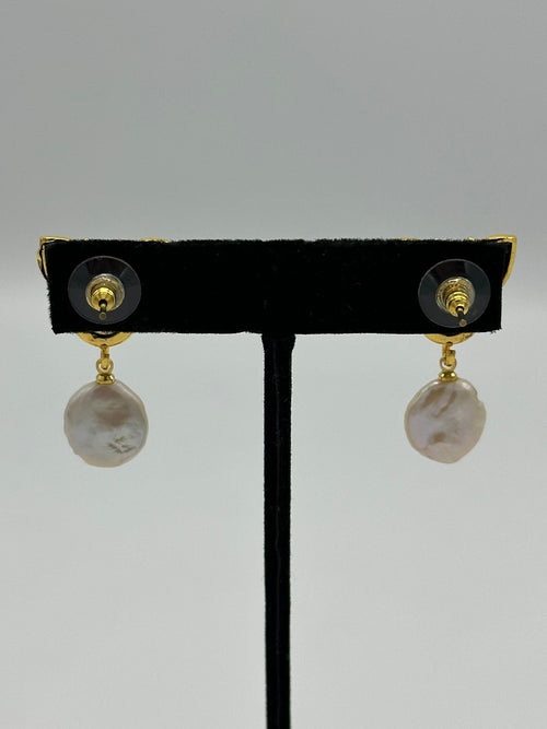 Butterfly Earrings in 18k gold with natural red calcite and pearl